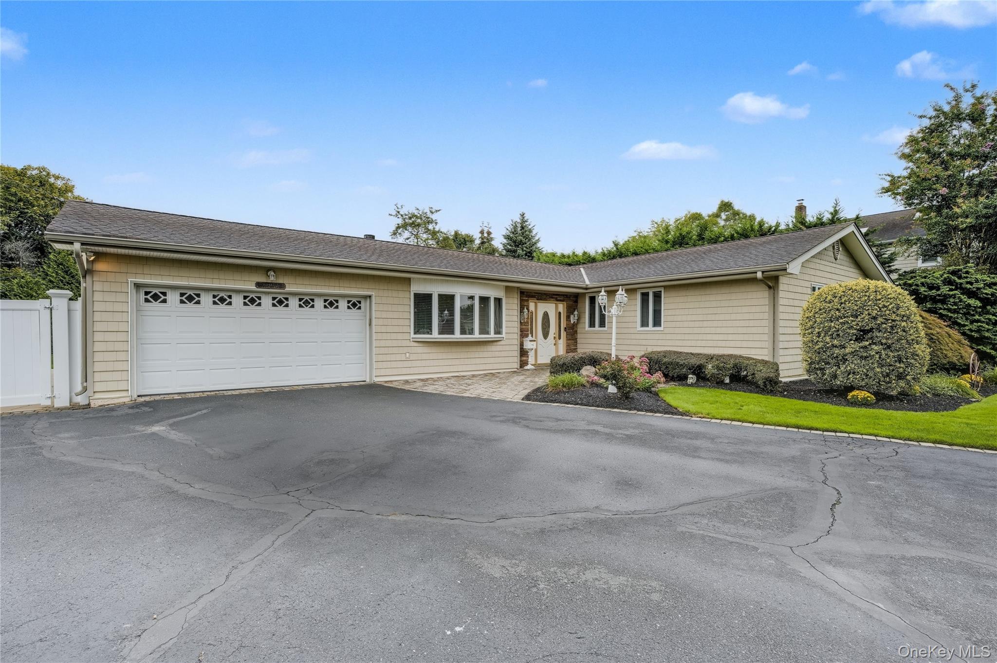 #1 photo, 3 Feather Lane, Commack , NY 11725