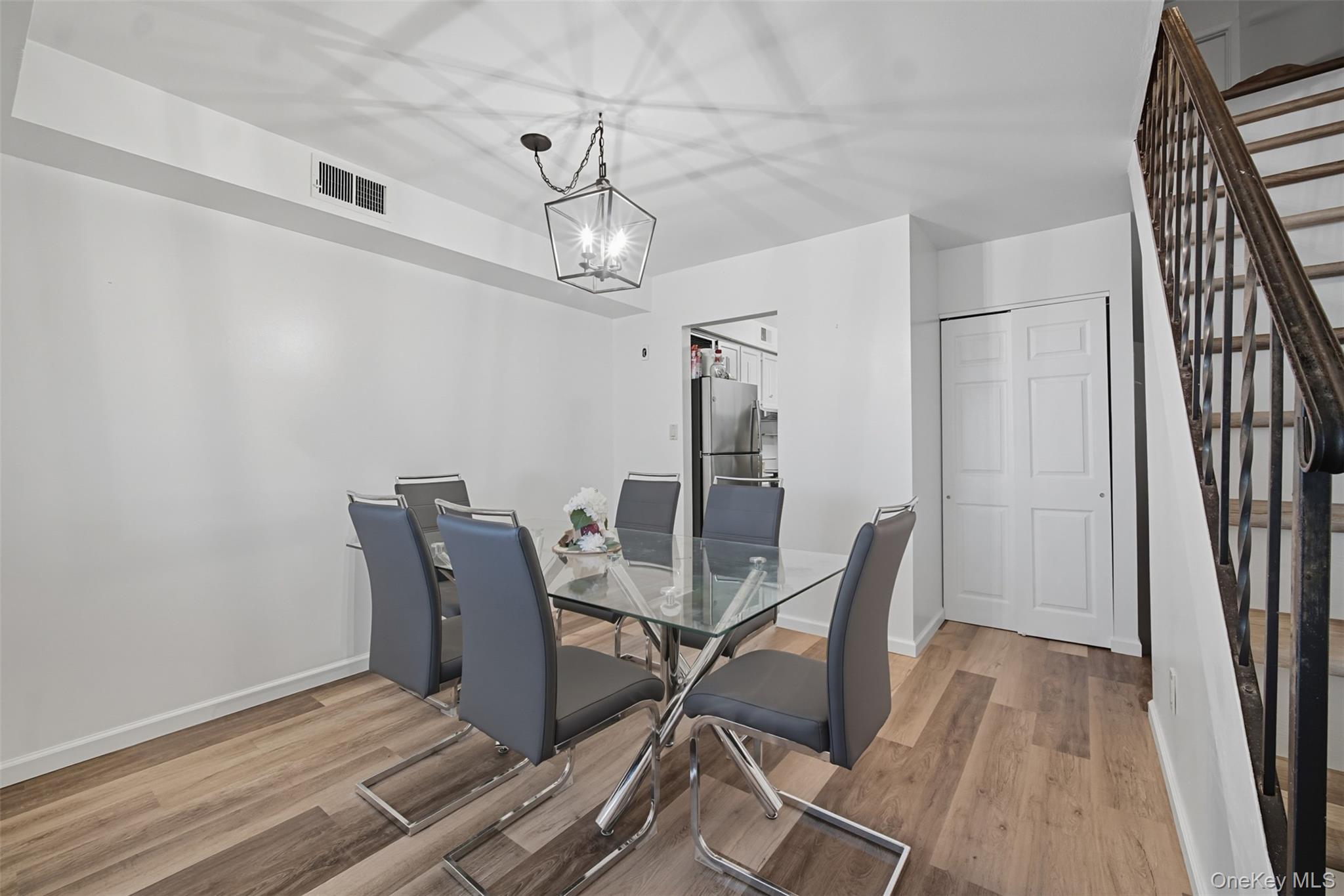 #2 photo, 24 Wooded Way, サフォーク郡 Calverton , NY 11933