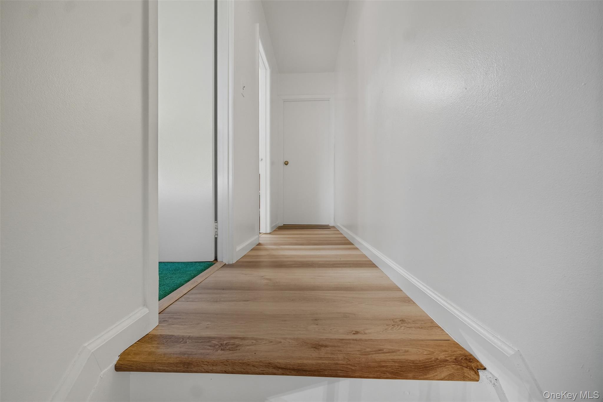 #20 photo, 24 Wooded Way, サフォーク郡 Calverton , NY 11933