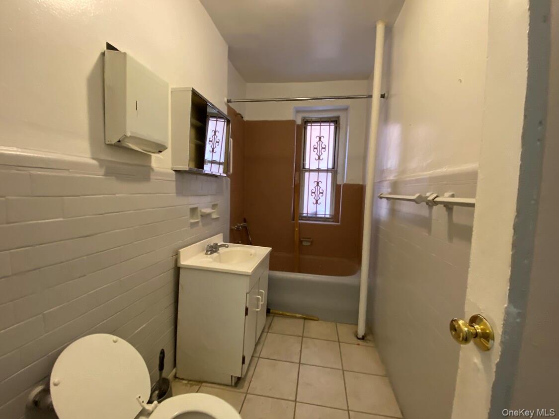 #3 photo, 8020 Broadway, Elmhurst , NY 11373