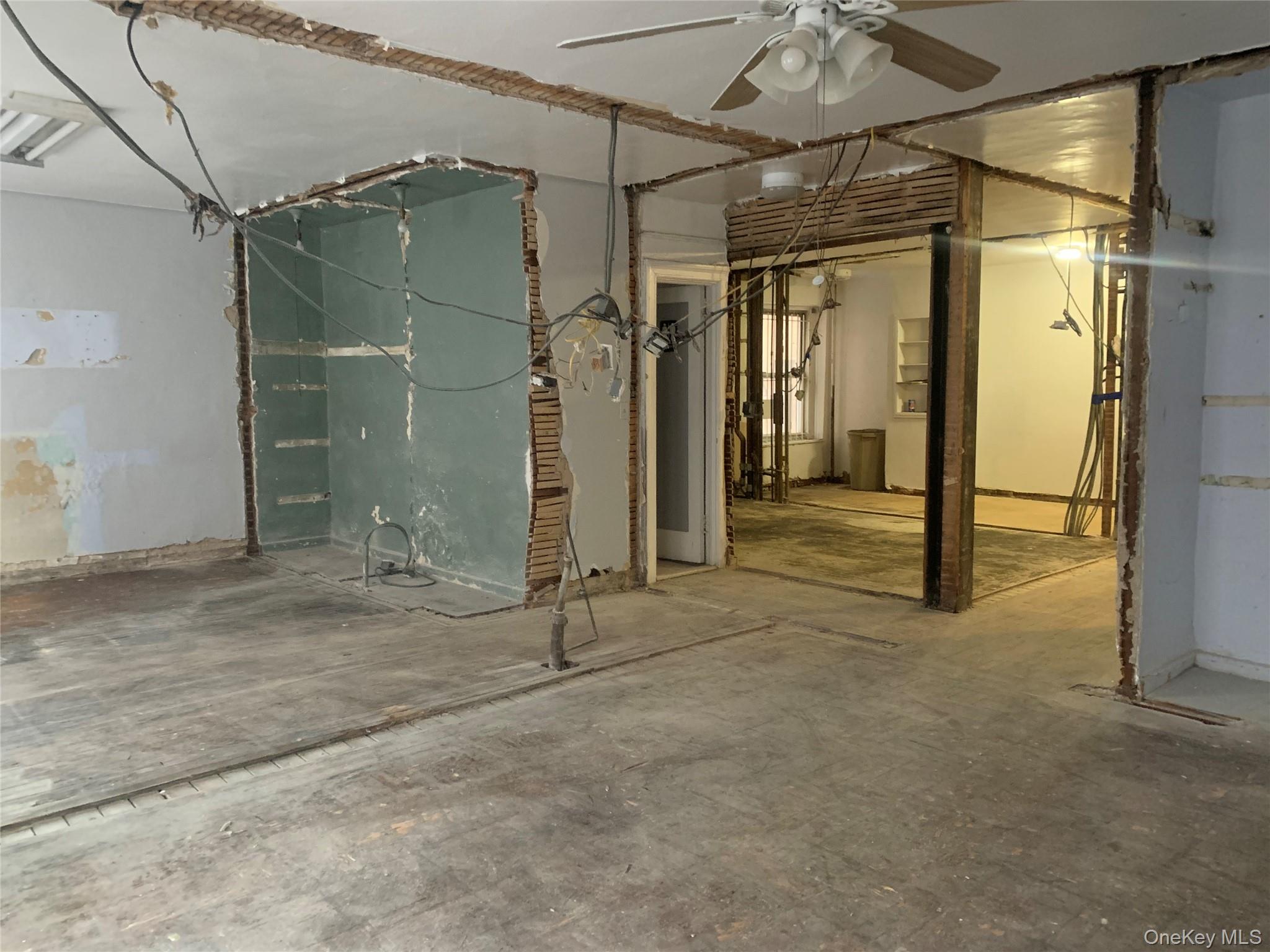 #4 photo, 8020 Broadway, Elmhurst , NY 11373