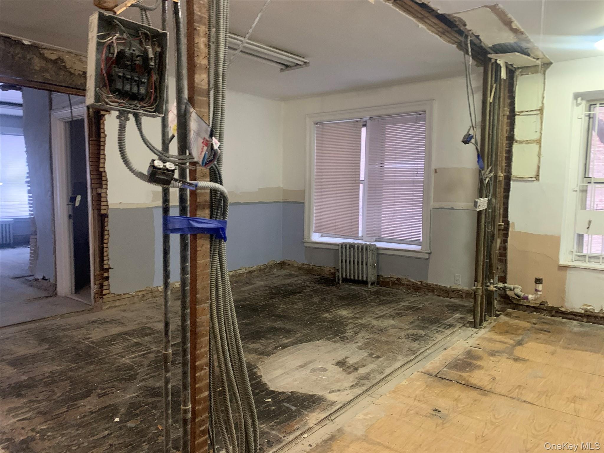 #7 photo, 8020 Broadway, Elmhurst , NY 11373