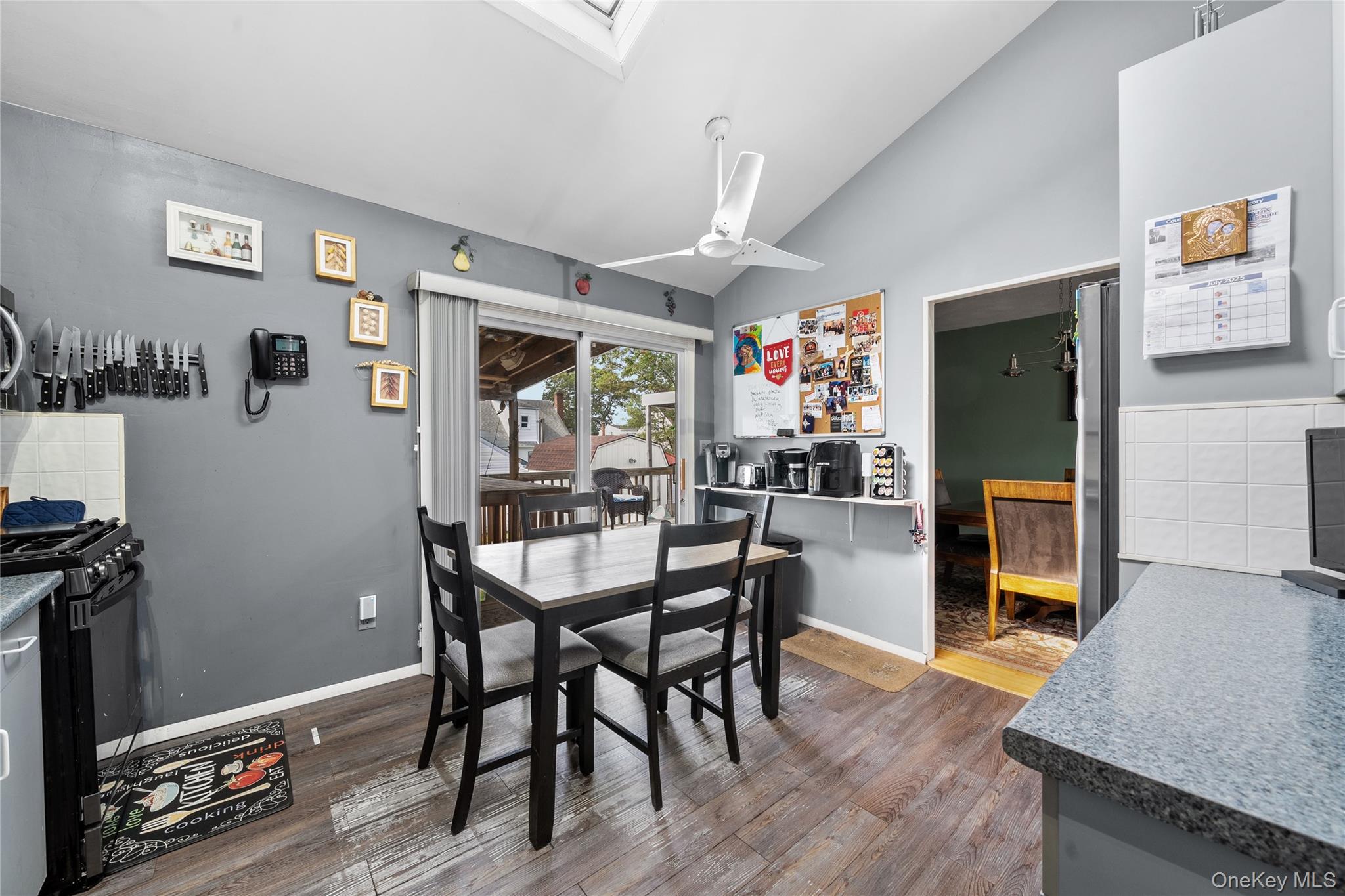 #10 photo, 34 W 21st Street, Deer Park , NY 11729