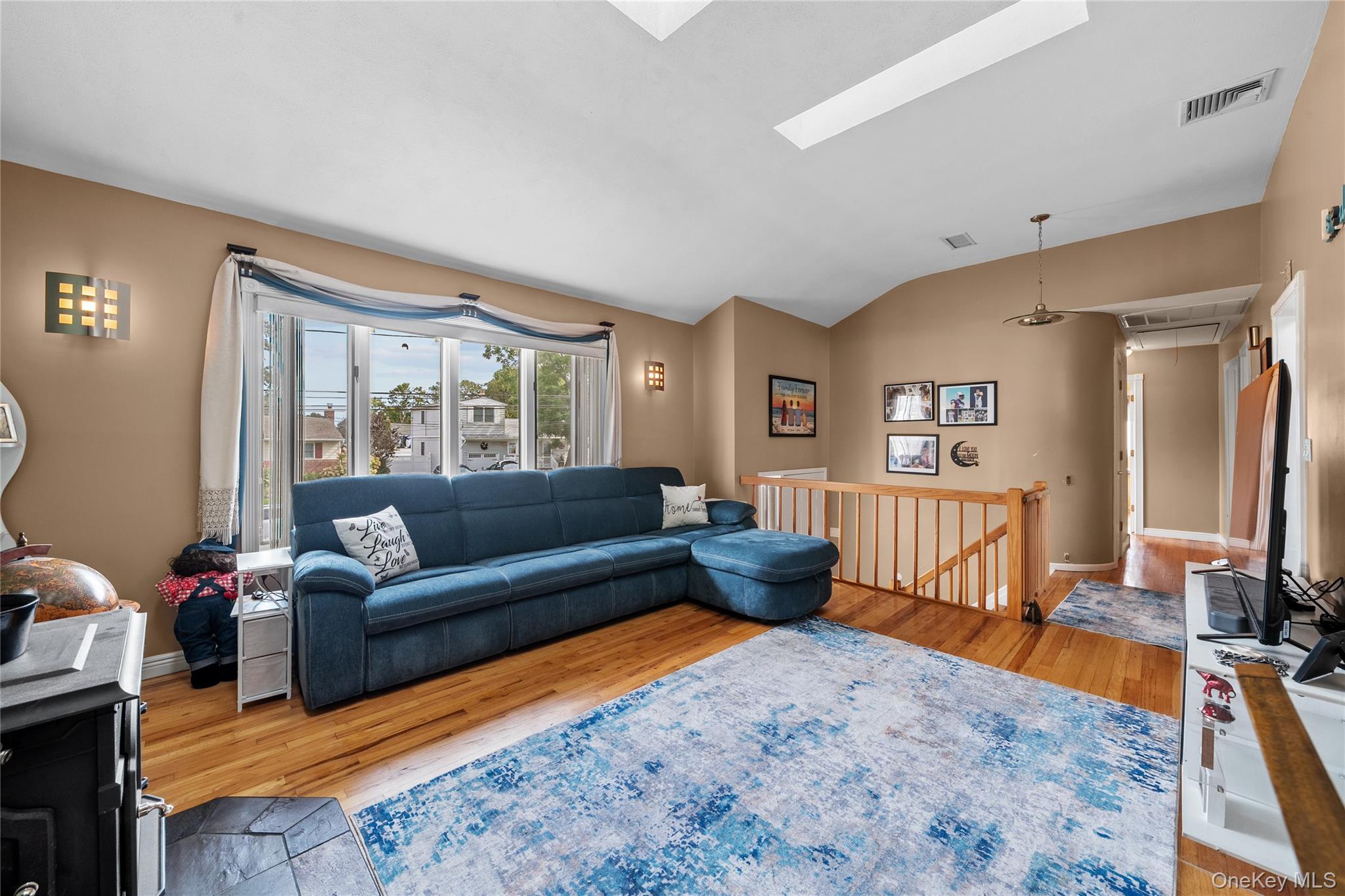 #9 photo, 34 W 21st Street, Deer Park , NY 11729