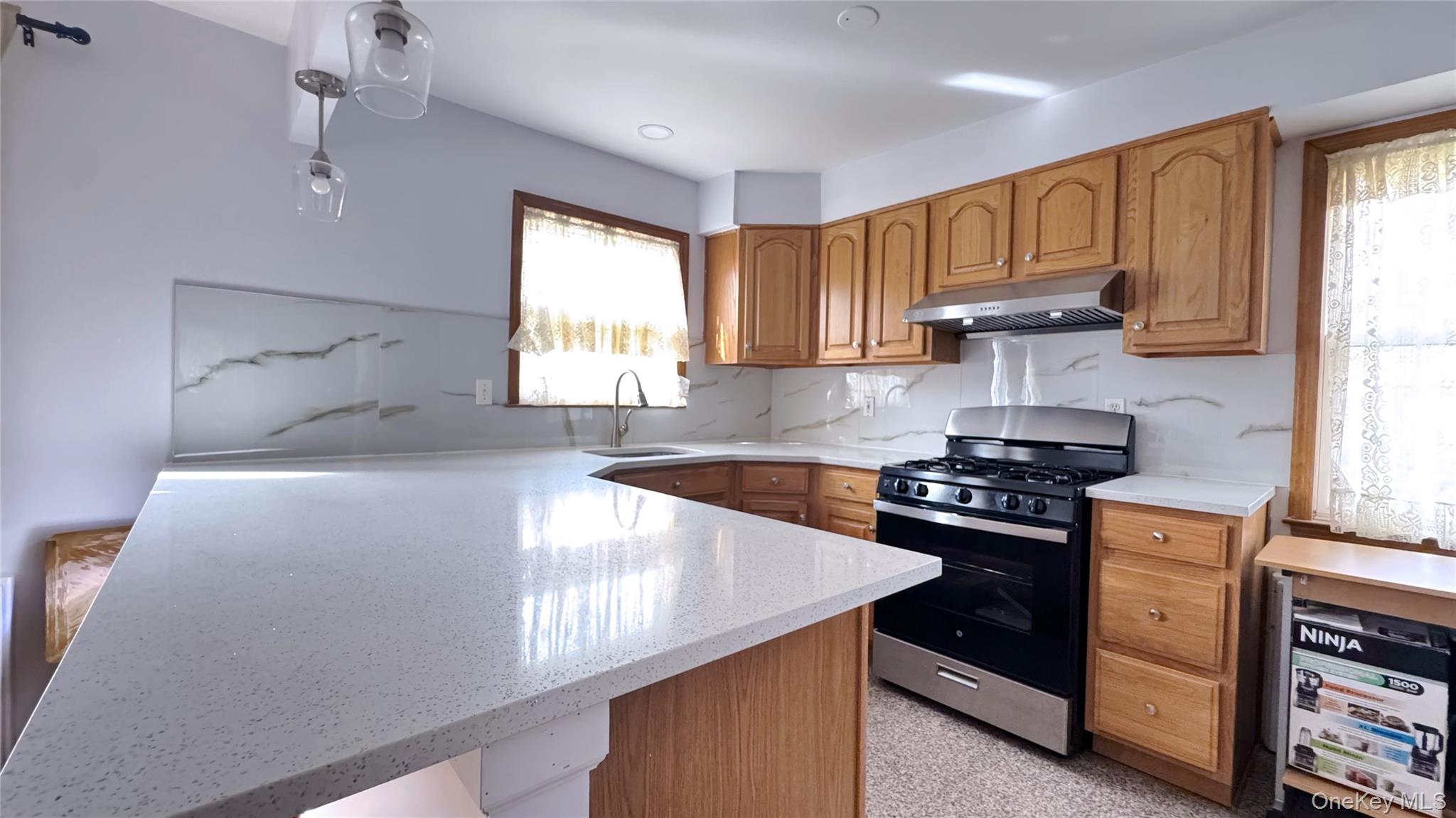 #8 photo, 168-12 19th ave Avenue, Whitestone , NY 11357