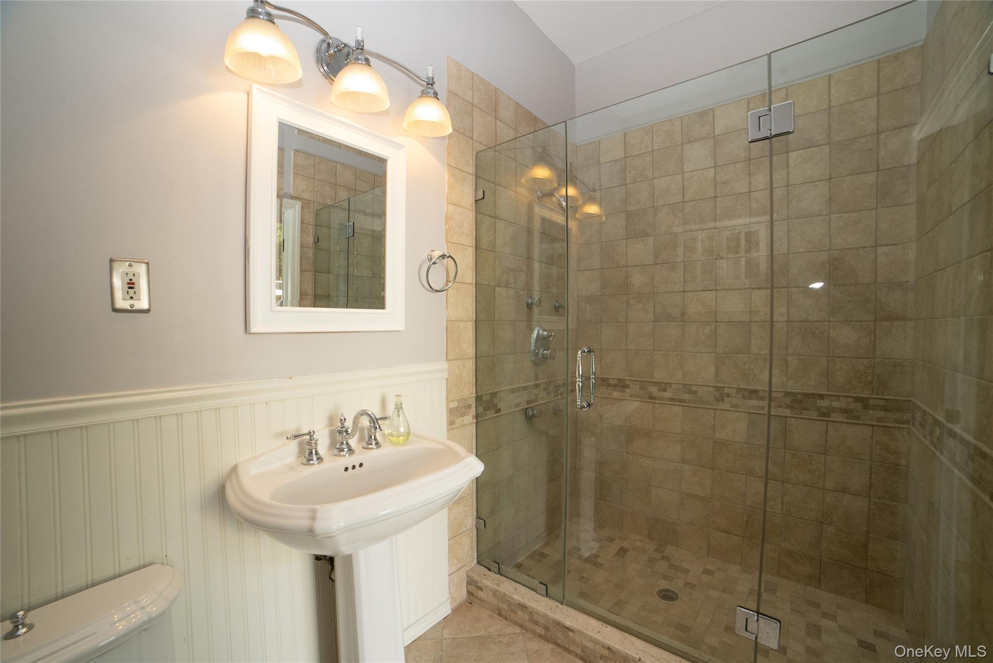 #18 photo, 704 Short Beach Road, Nissequogue , NY 11780