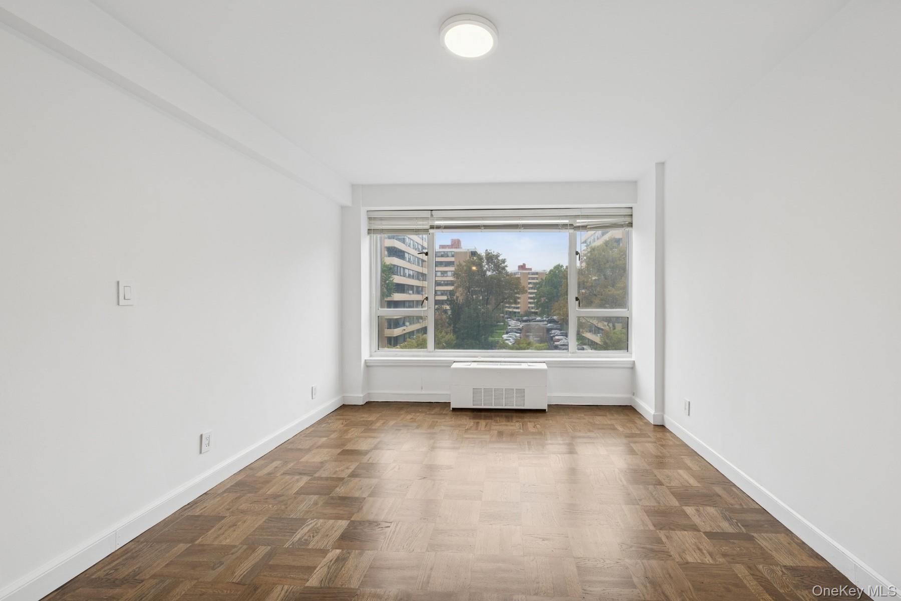 #18 photo, 166-25 Powells Cove Boulevard, Beechhurst , NY 11357