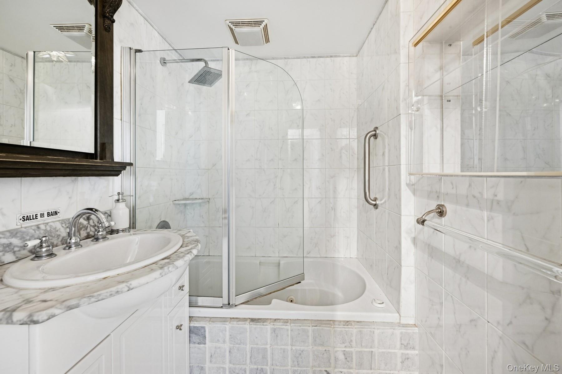 #20 photo, 166-25 Powells Cove Boulevard, Beechhurst , NY 11357