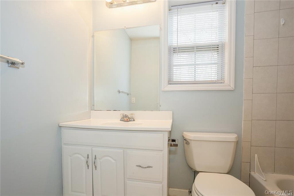 #13 photo, 11 The Green, Shirley , NY 11967