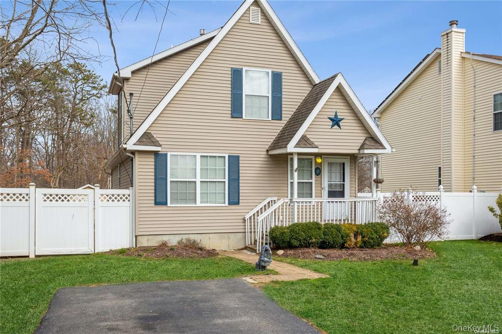 #2 photo, 11 The Green, Shirley , NY 11967