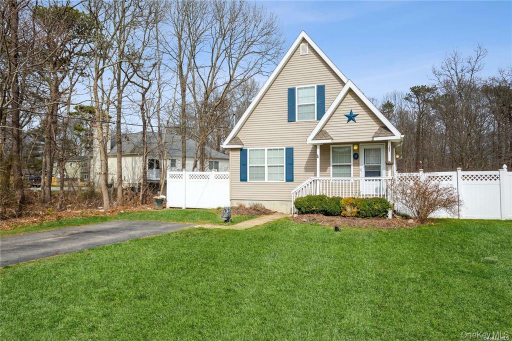 #20 photo, 11 The Green, Shirley , NY 11967