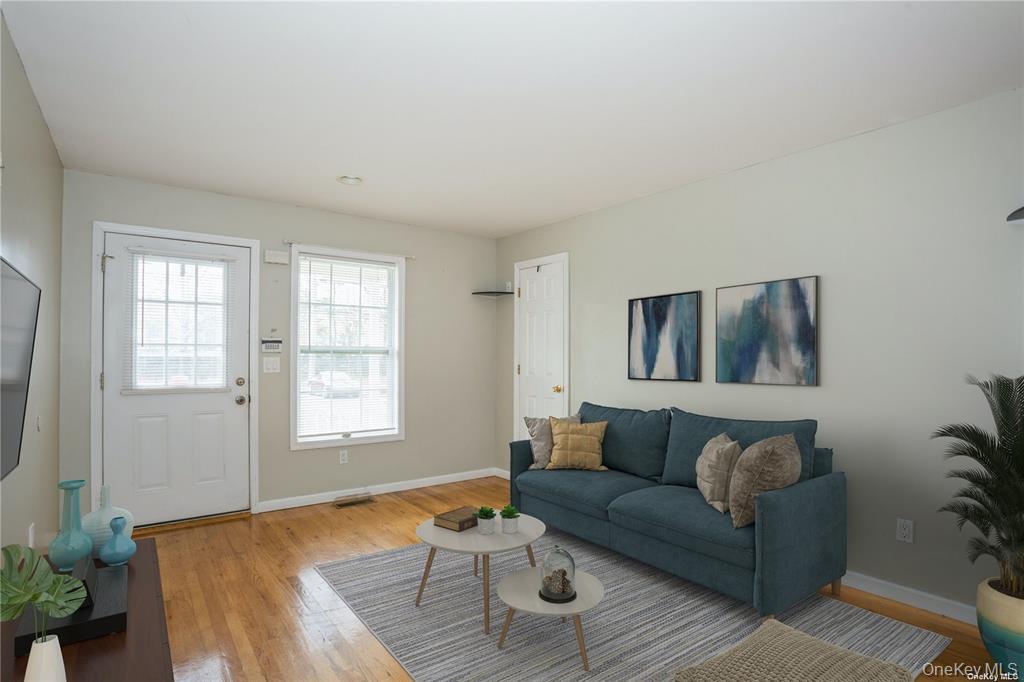 #3 photo, 11 The Green, Shirley , NY 11967