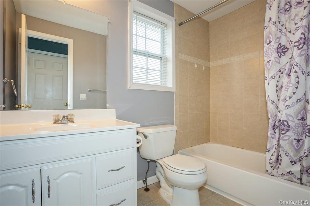 #9 photo, 11 The Green, Shirley , NY 11967