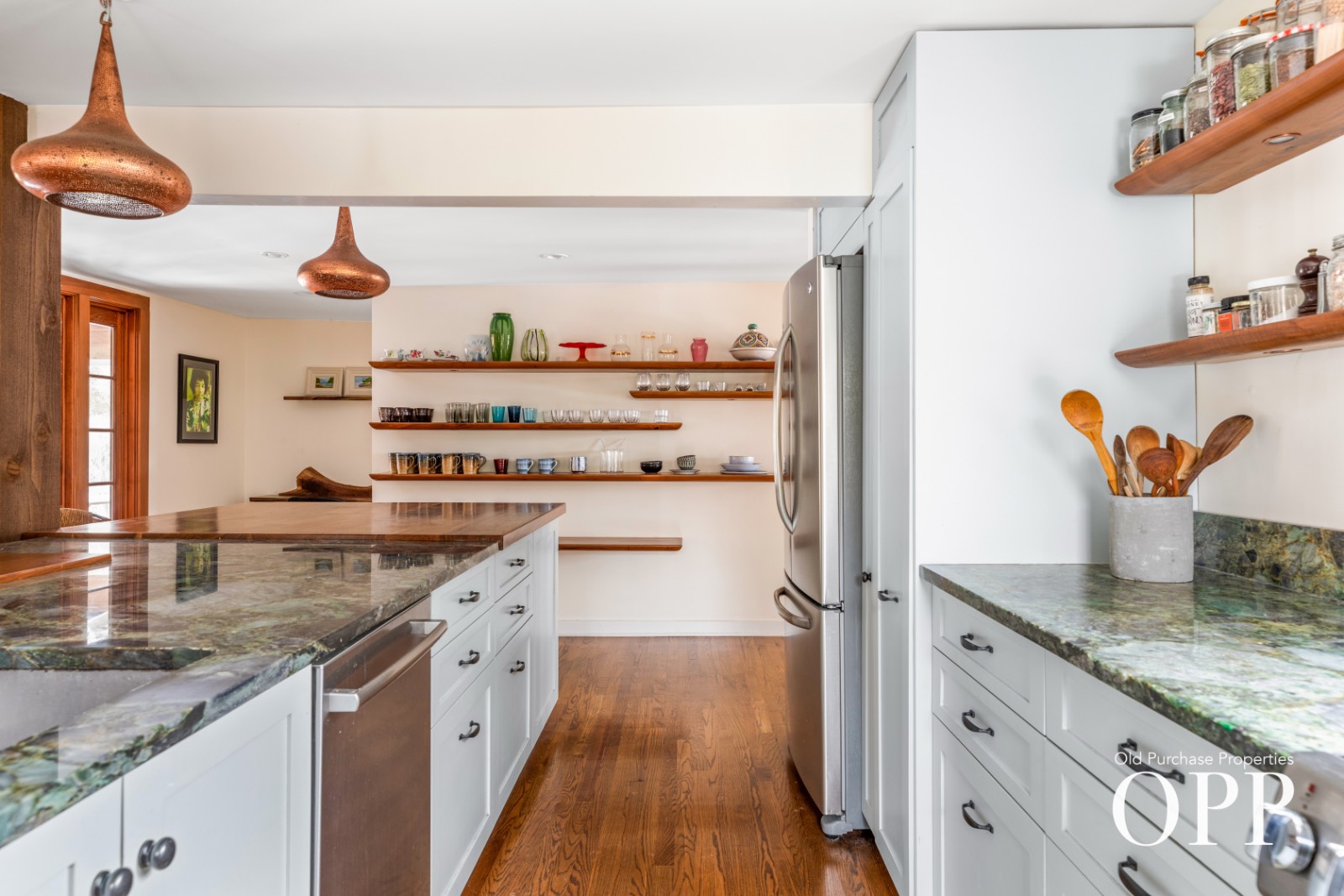 #27 photo, 334 BEAVER DAM ROAD, BROOKHAVEN HAMLET , NY 11719