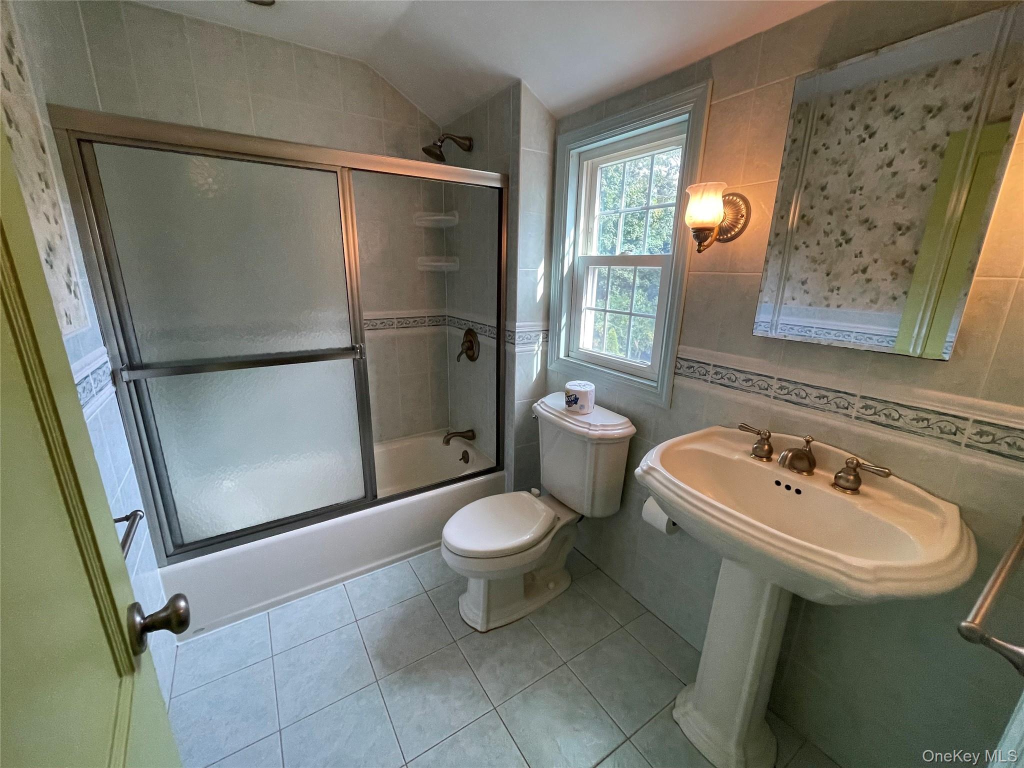 #19 photo, 712 De Mott Ave Avenue, ナッソー郡 Baldwin , NY 11510