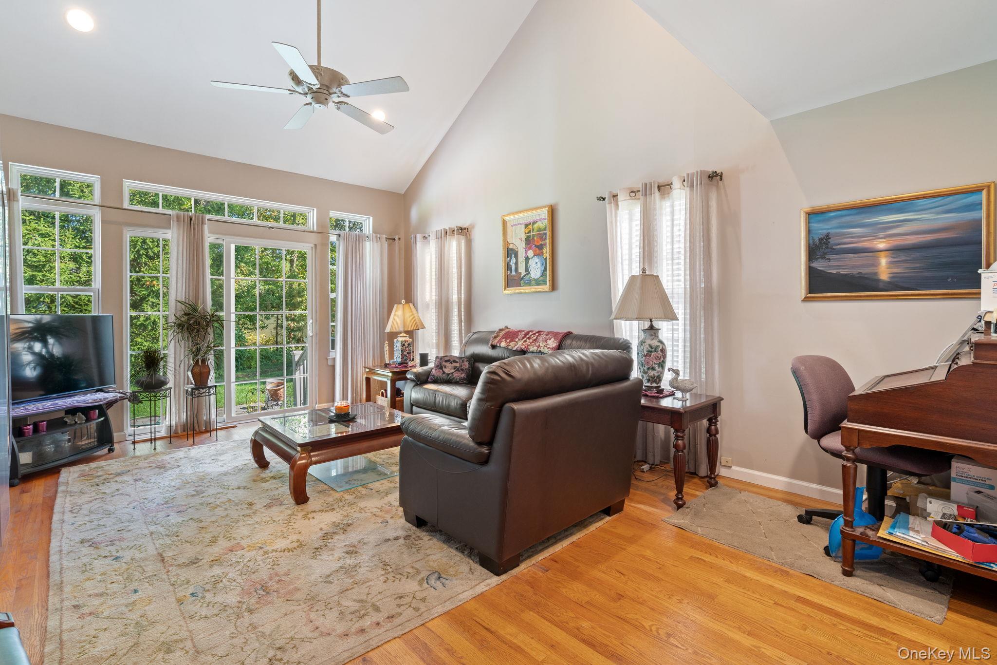 #10 photo, 10 Gettysburg Drive, サフォーク郡 Port Jefferson Station , NY 11776