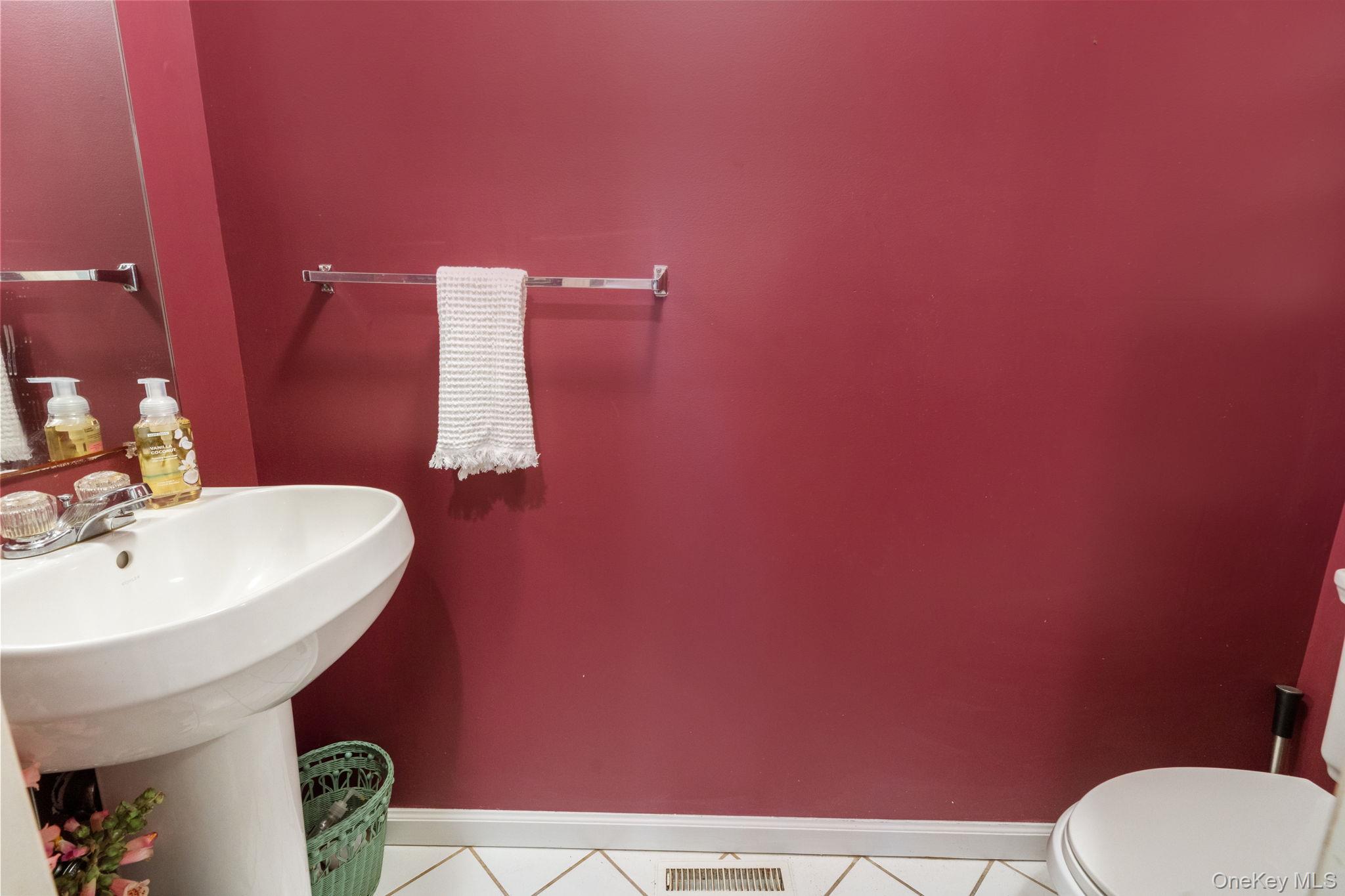 #9 photo, 10 Gettysburg Drive, サフォーク郡 Port Jefferson Station , NY 11776