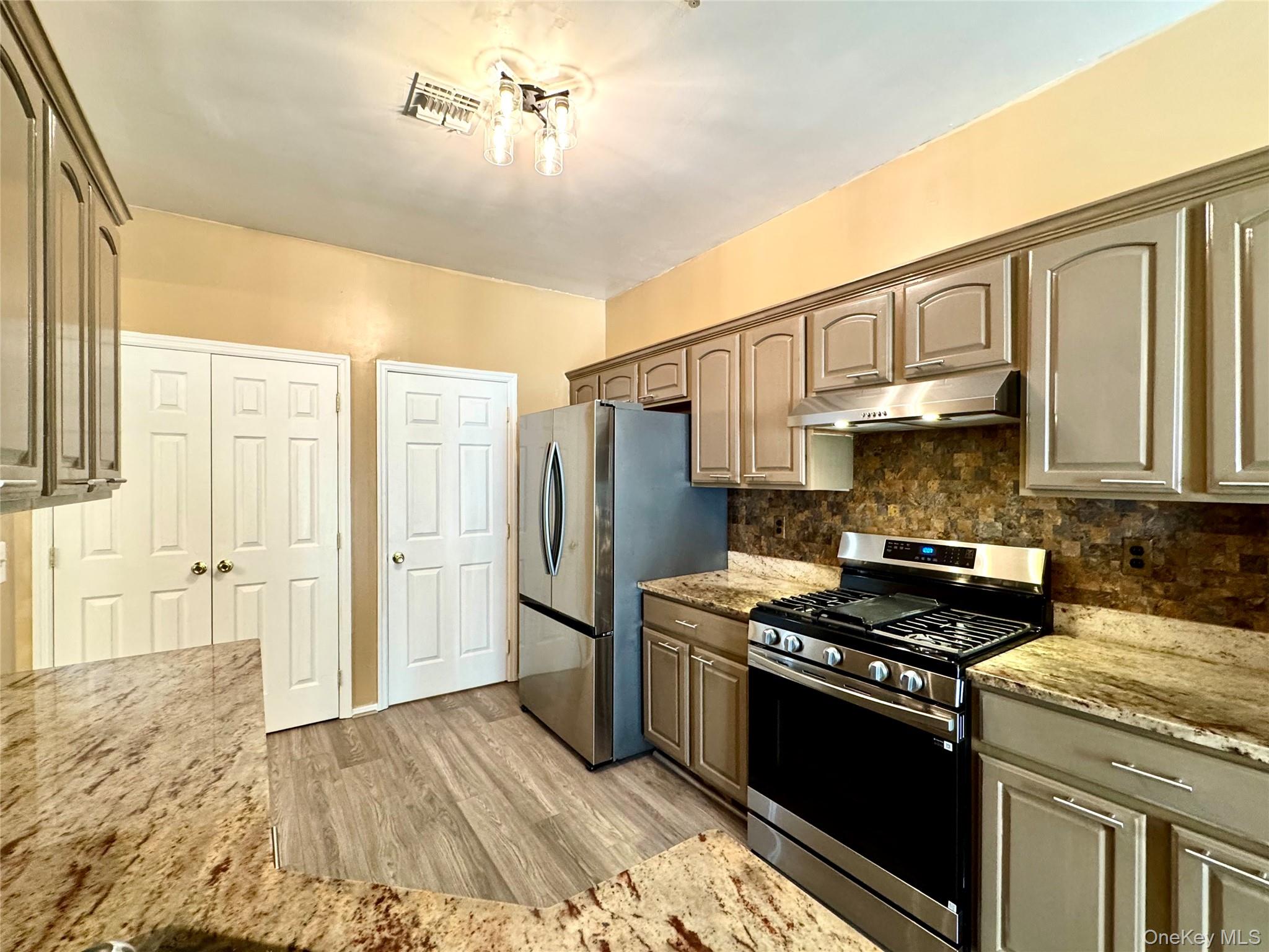 #9 photo, 87 Kettles Lane, Medford , NY 11763