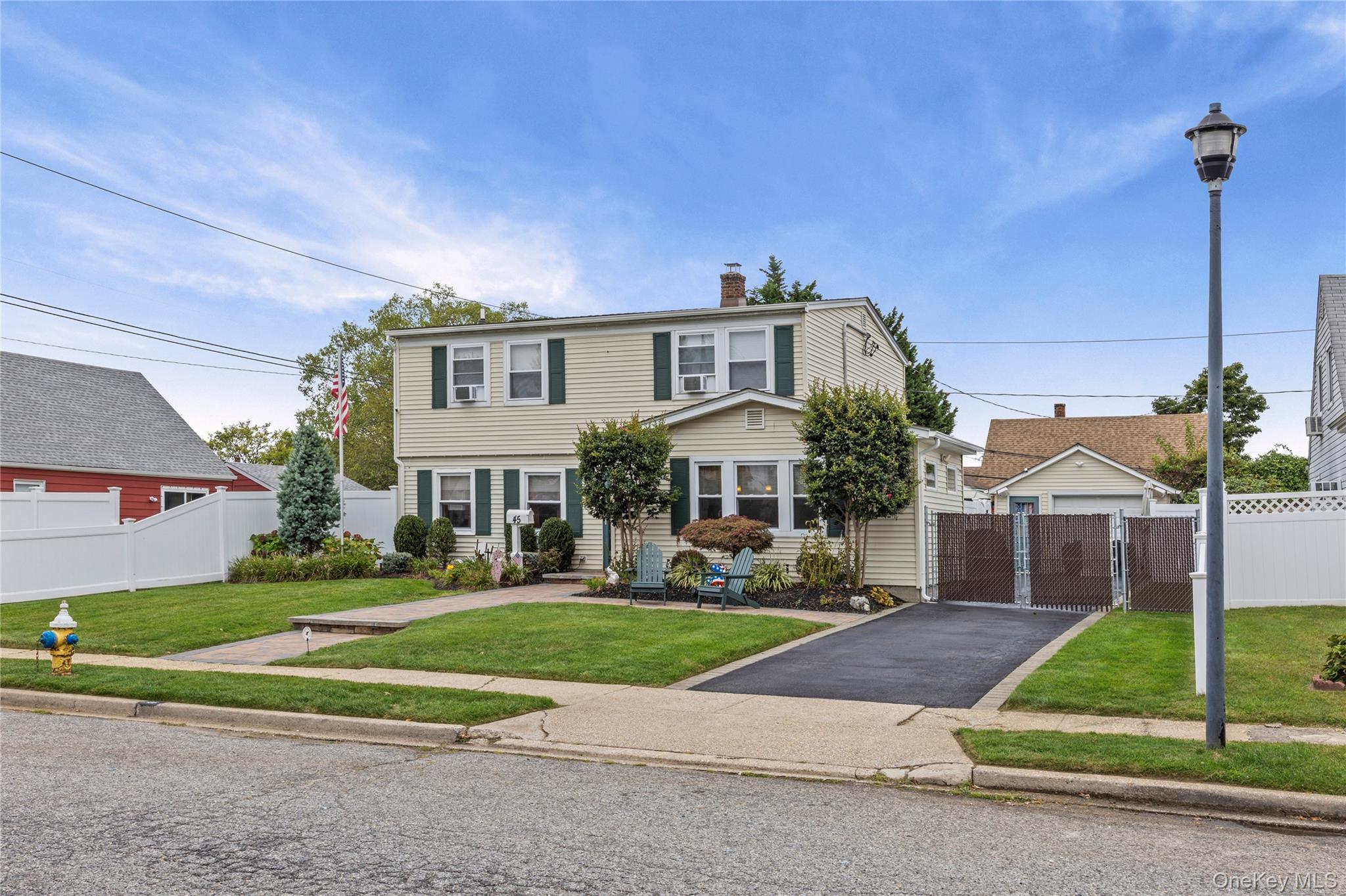 #2 photo, 45 Forge Lane, ナッソー郡 Levittown , NY 11756