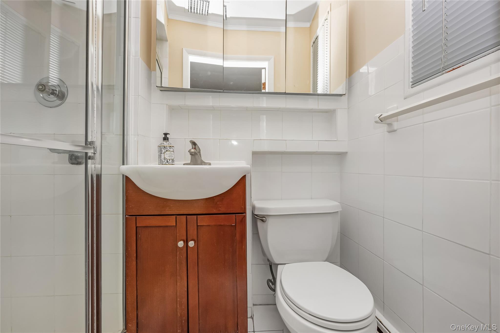 #15 photo, 70 Norman Lane, ナッソー郡 Levittown , NY 11756