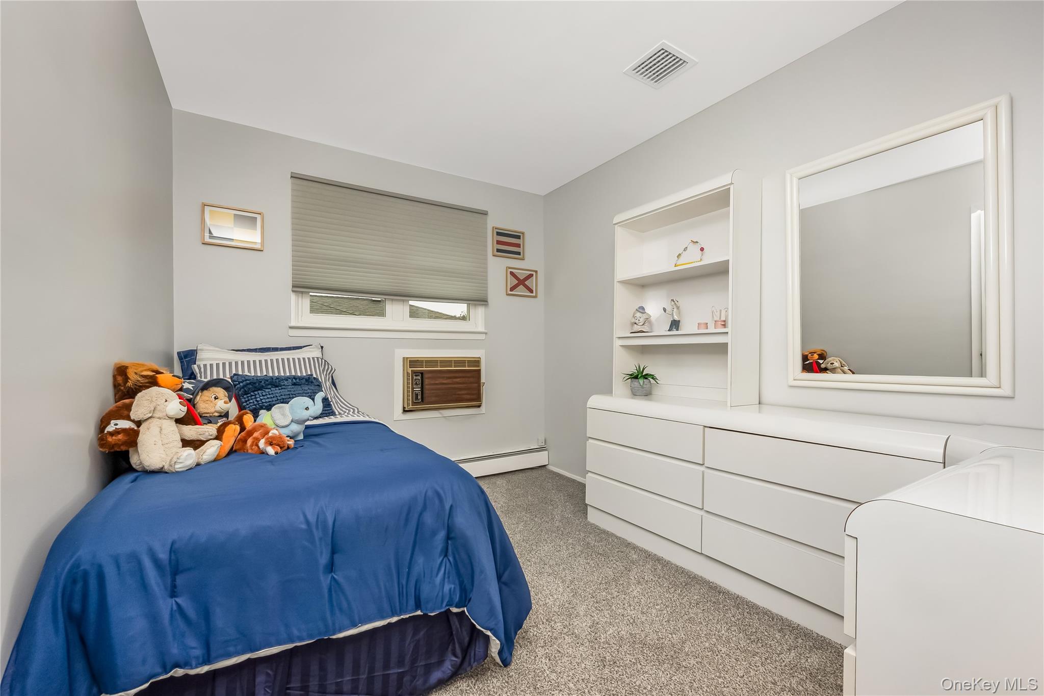 #16 photo, 70 Norman Lane, ナッソー郡 Levittown , NY 11756