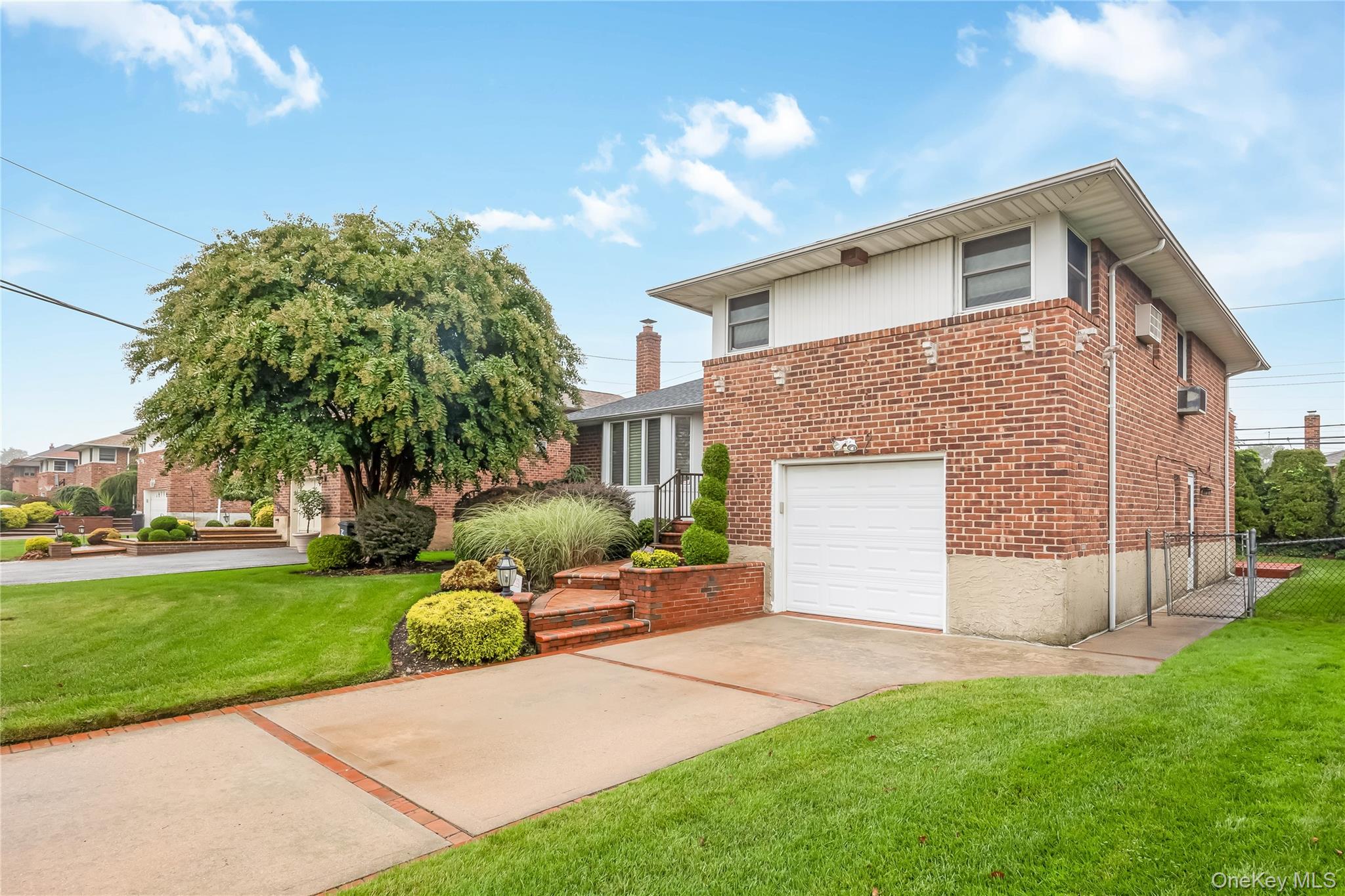 #3 photo, 70 Norman Lane, ナッソー郡 Levittown , NY 11756