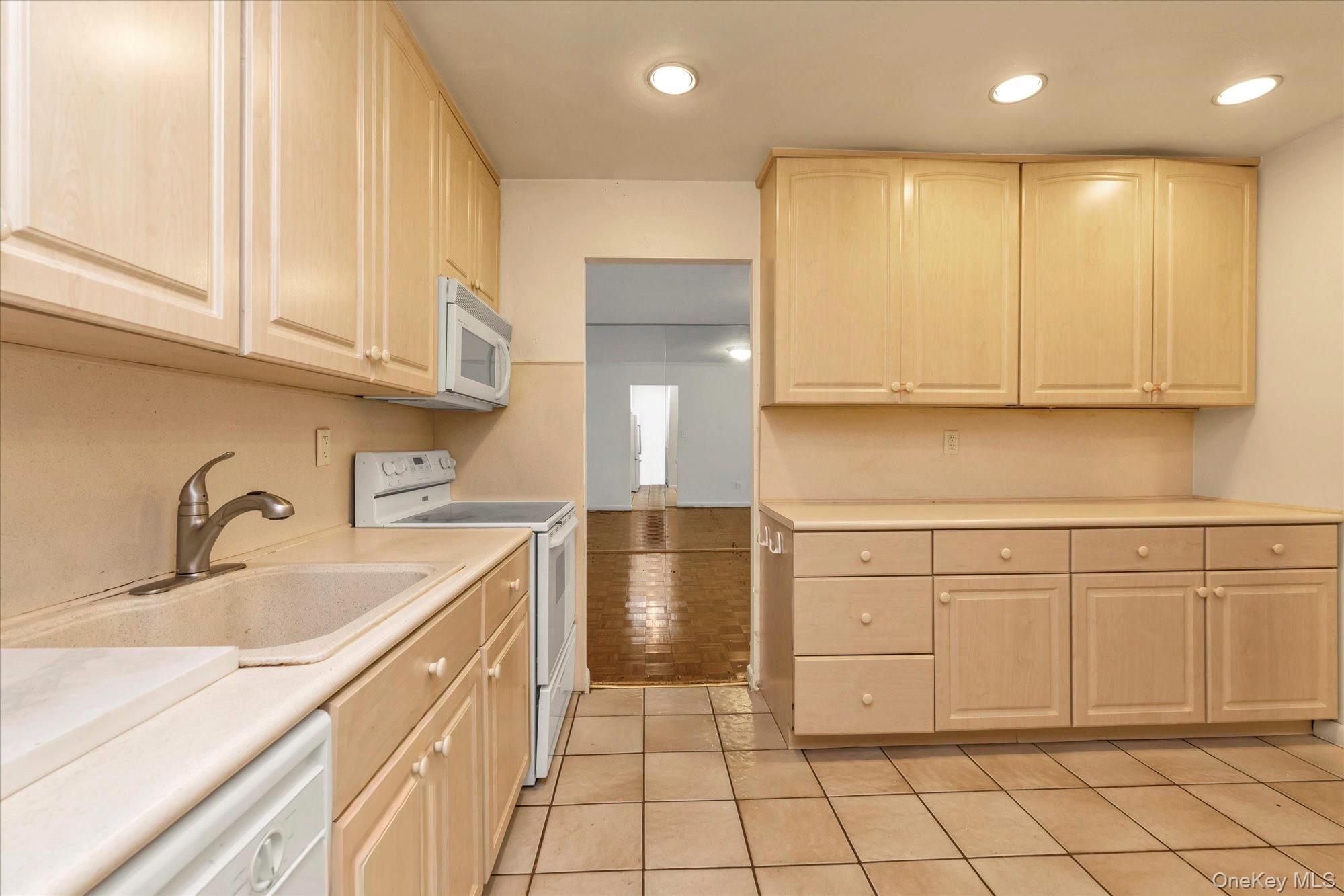 #10 photo, 28 Spring Hollow, ナッソー郡 Roslyn , NY 11576