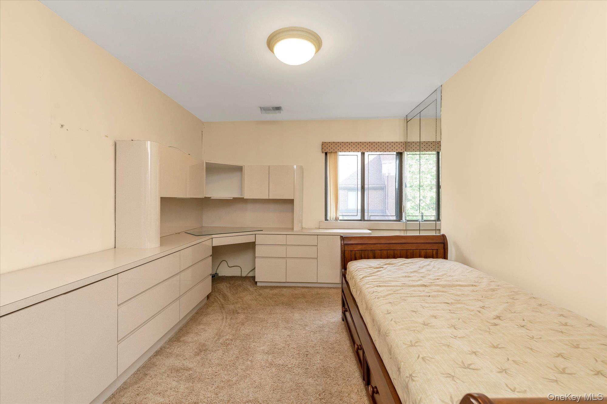 #17 photo, 28 Spring Hollow, ナッソー郡 Roslyn , NY 11576