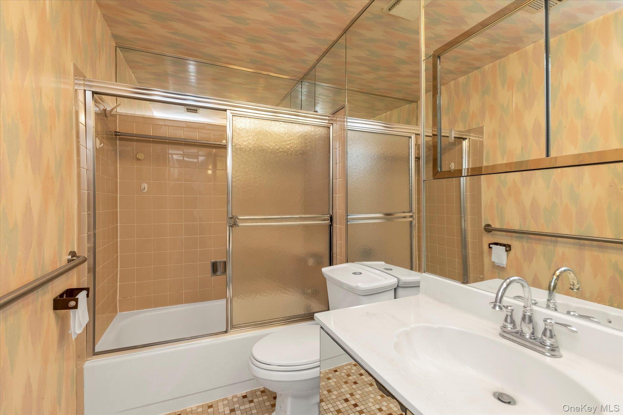 #18 photo, 28 Spring Hollow, ナッソー郡 Roslyn , NY 11576