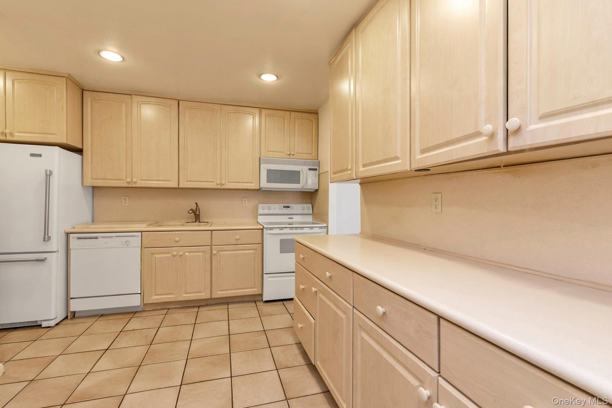 #9 photo, 28 Spring Hollow, ナッソー郡 Roslyn , NY 11576