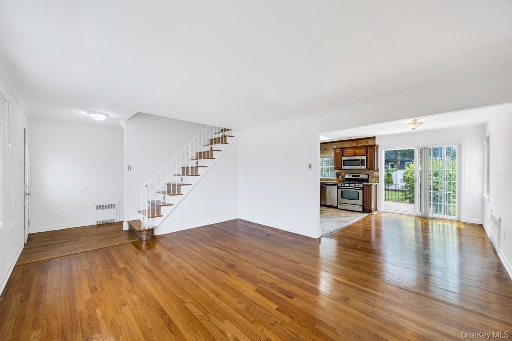 #5 photo, 890 Polk Avenue, Franklin Square , NY 11010