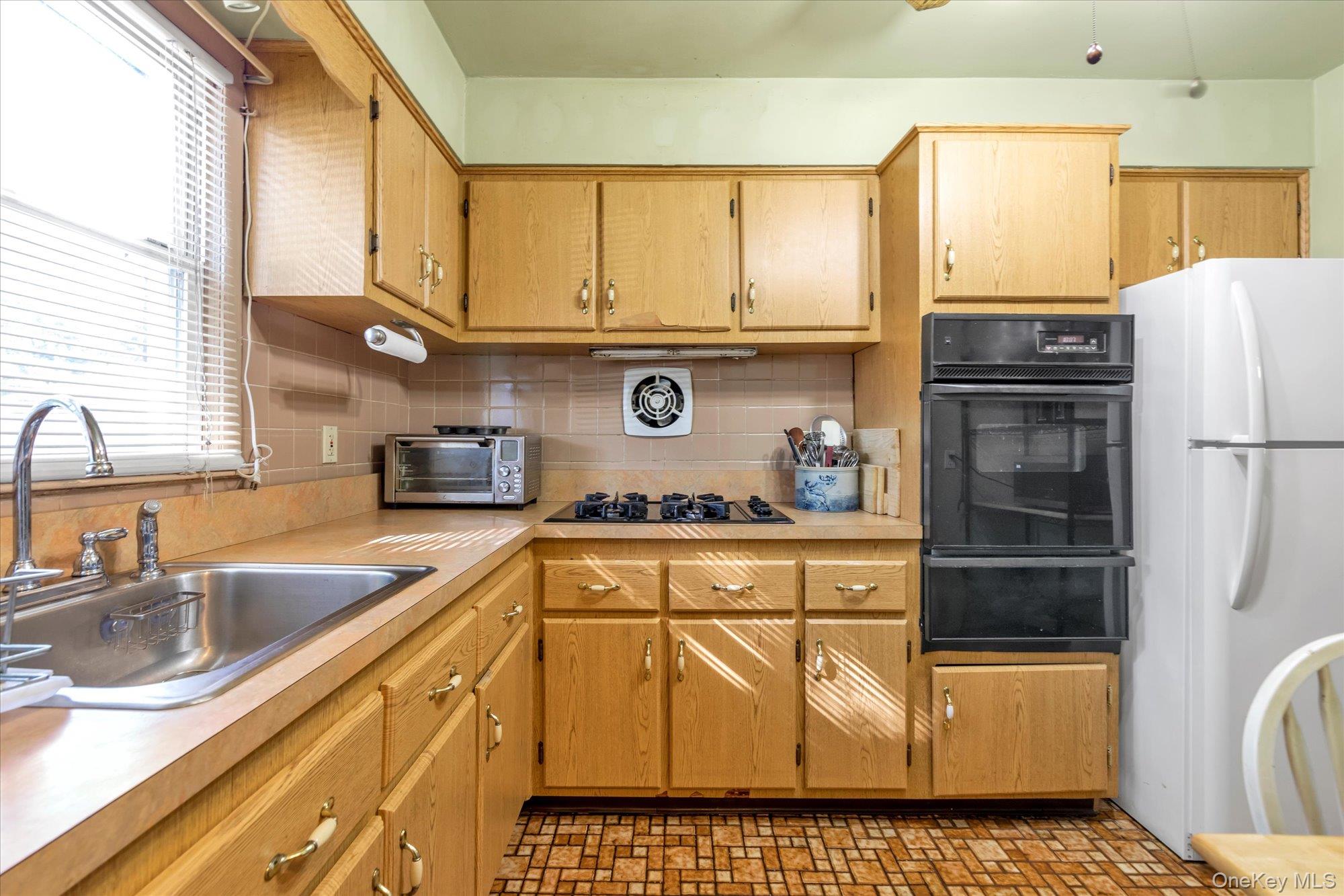 #5 photo, 14537 Linden Boulevard, Jamaica , NY 11436