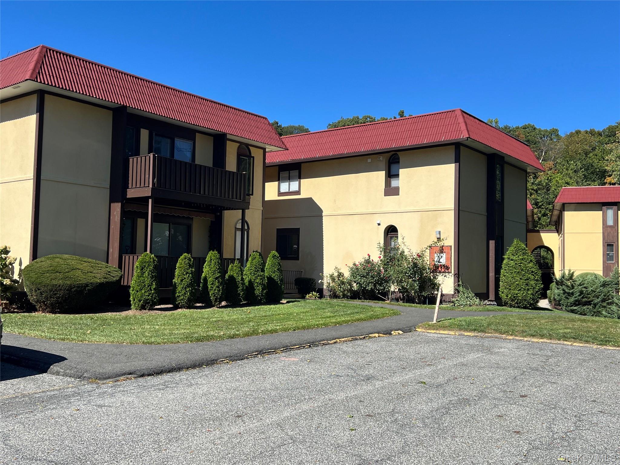 #3 photo, 2 Granada Crescent, White Plains , NY 10603