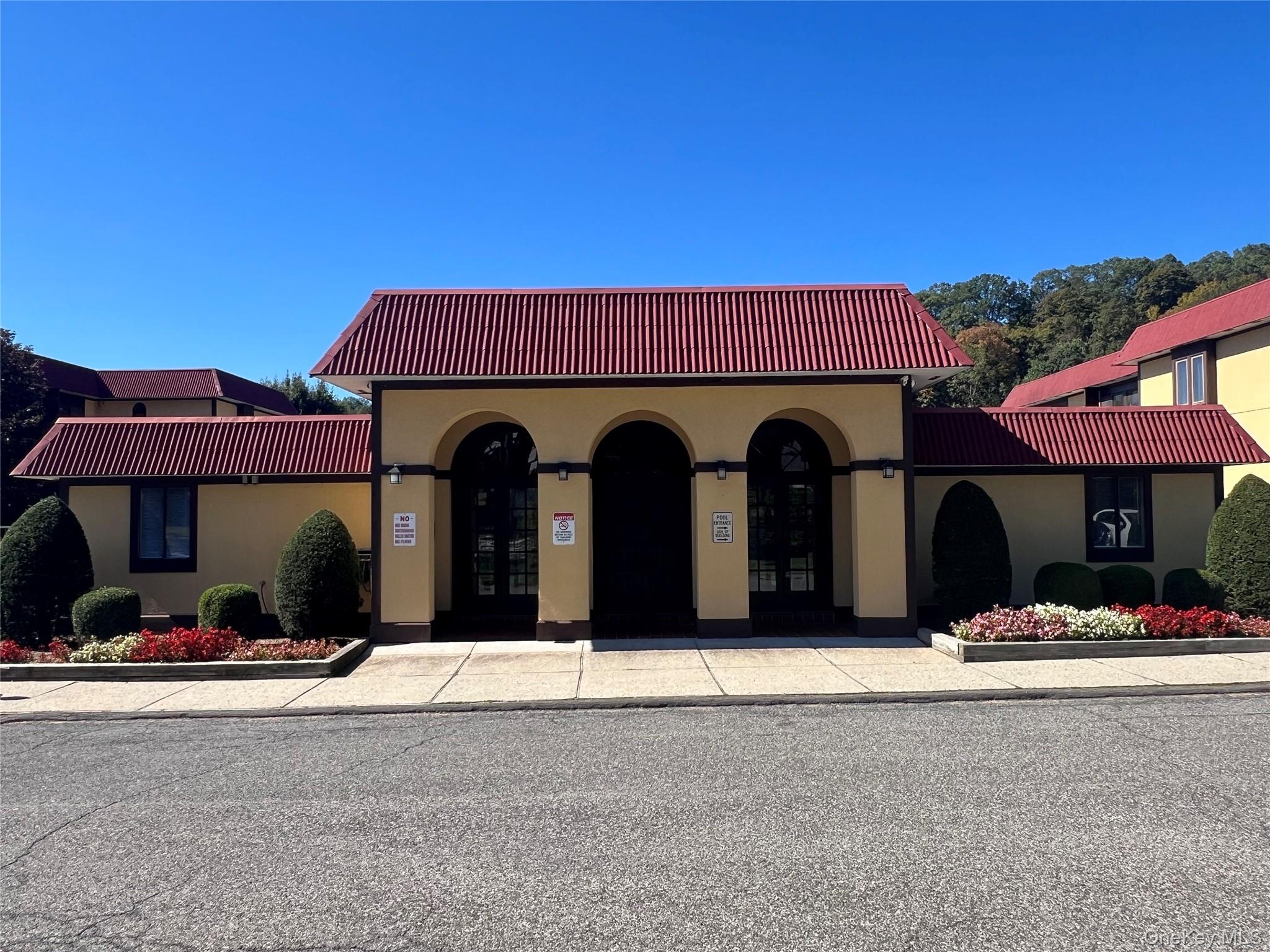 #5 photo, 2 Granada Crescent, White Plains , NY 10603