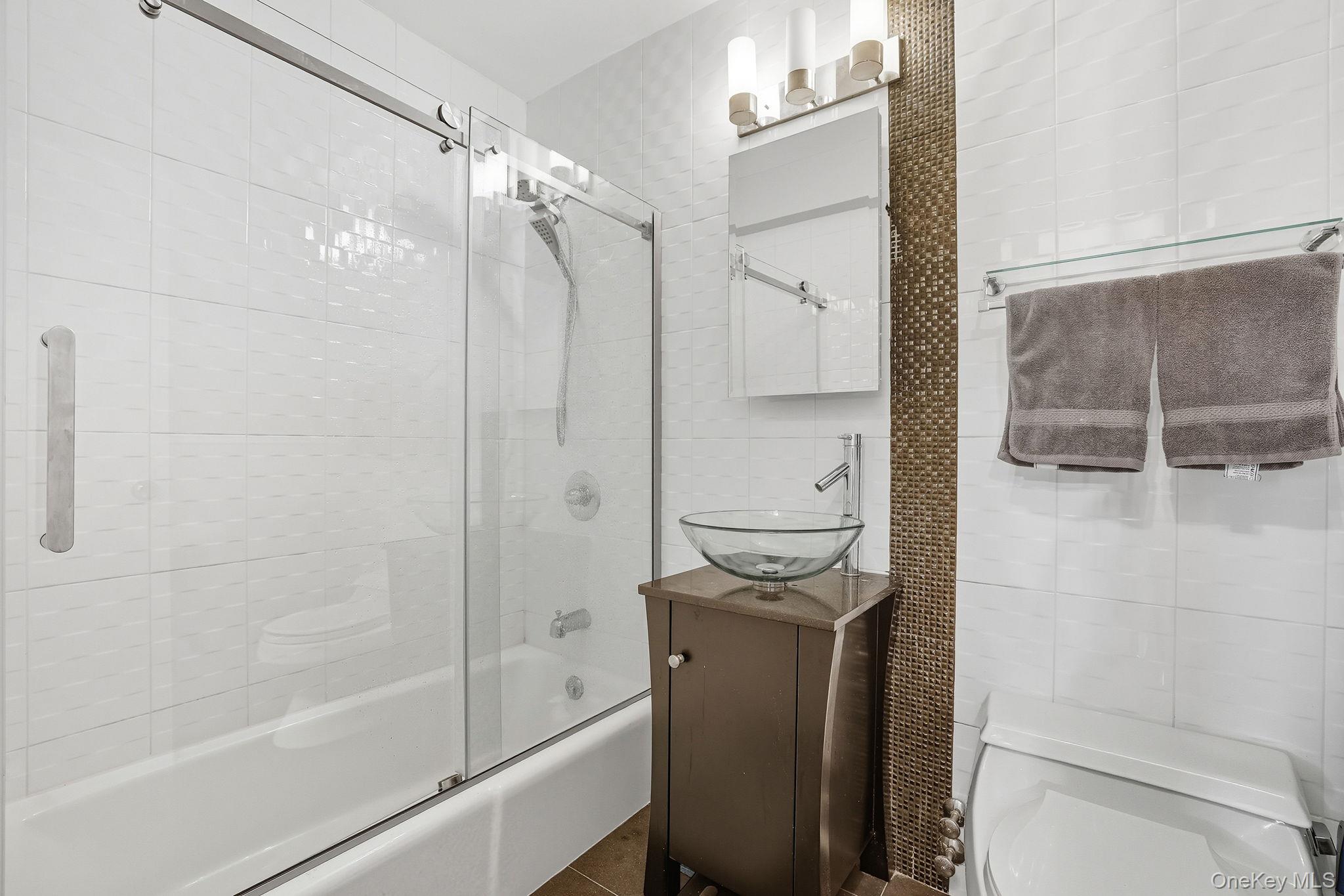 #13 photo, 377 N Broadway, Yonkers , NY 10701