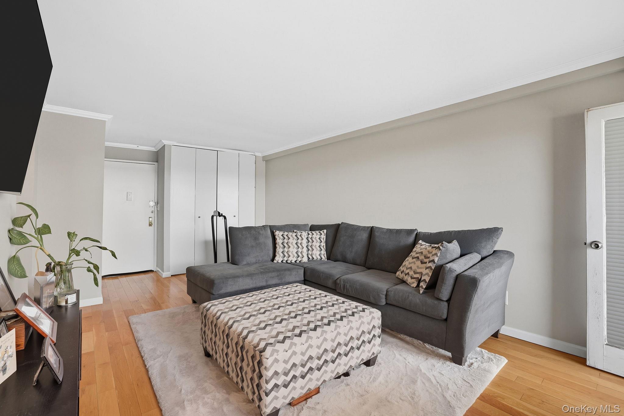 #4 photo, 377 N Broadway, Yonkers , NY 10701