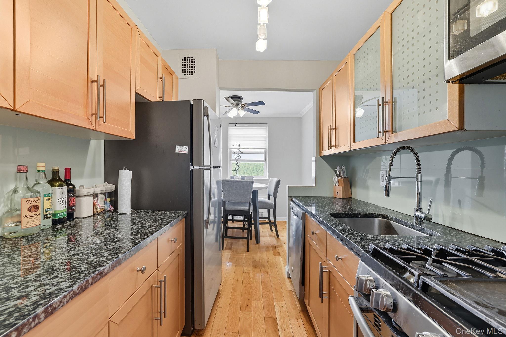 #8 photo, 377 N Broadway, Yonkers , NY 10701