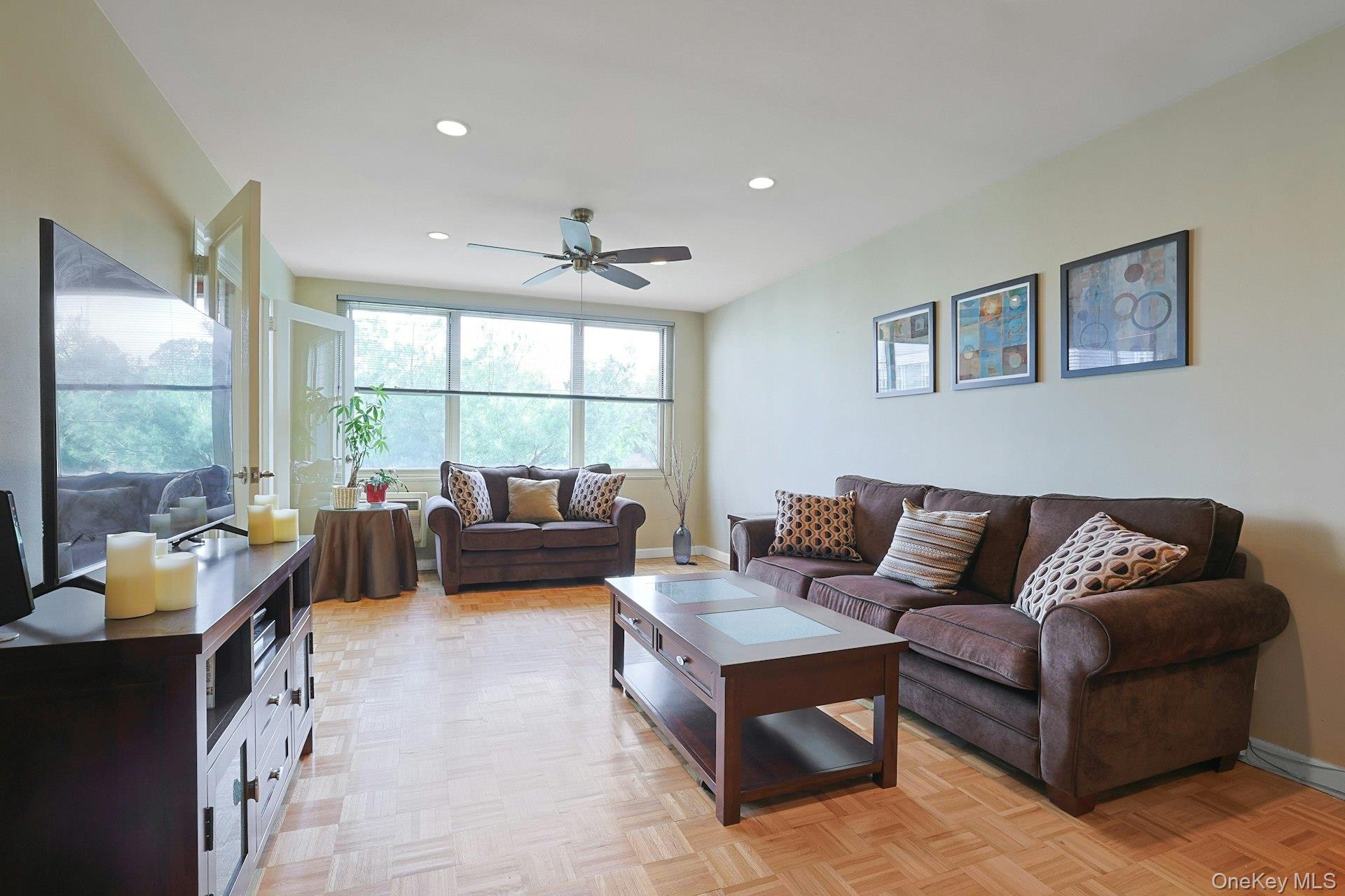 #3 photo, 12 Old Mamaroneck Road, White Plains , NY 10605