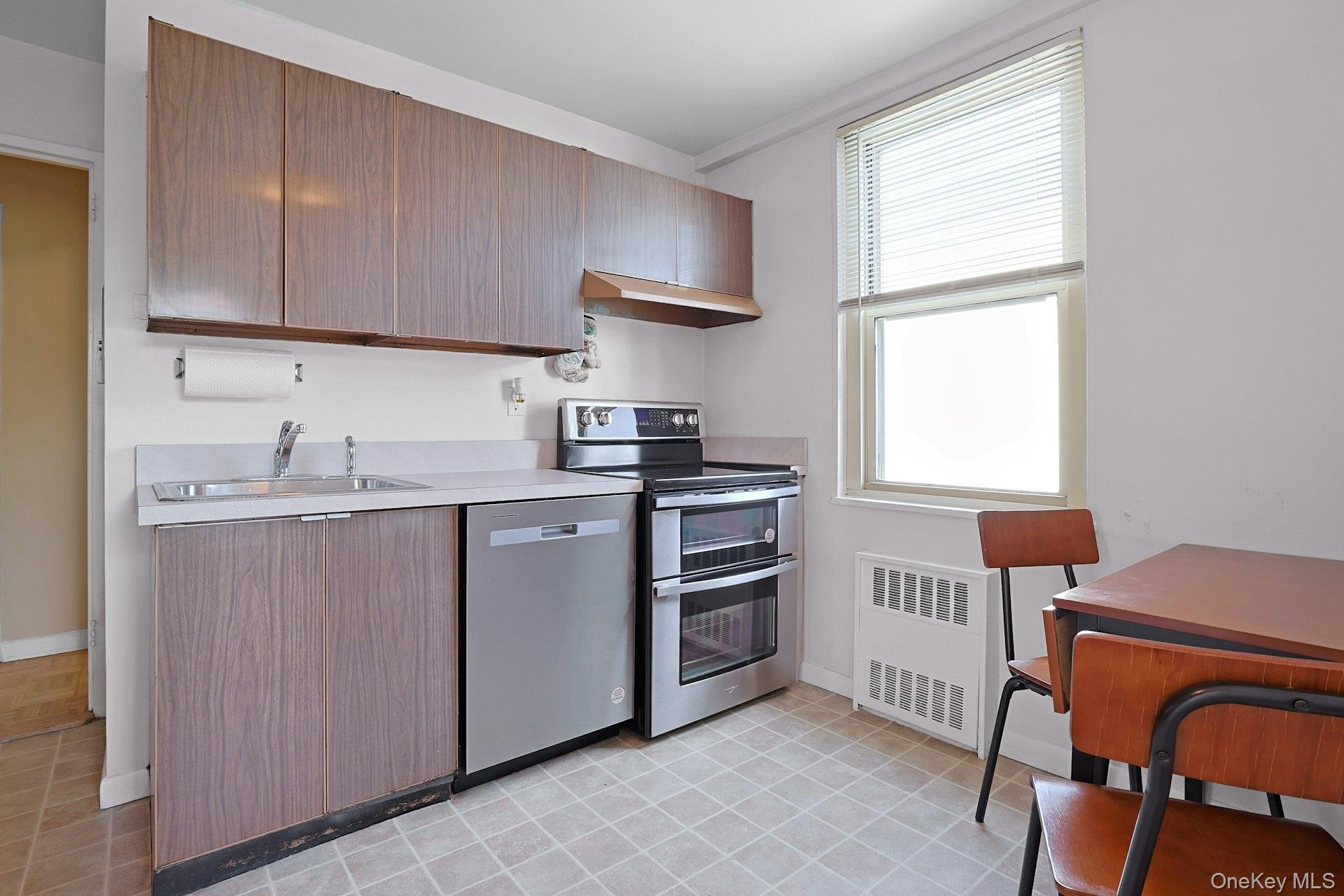 #9 photo, 12 Old Mamaroneck Road, White Plains , NY 10605