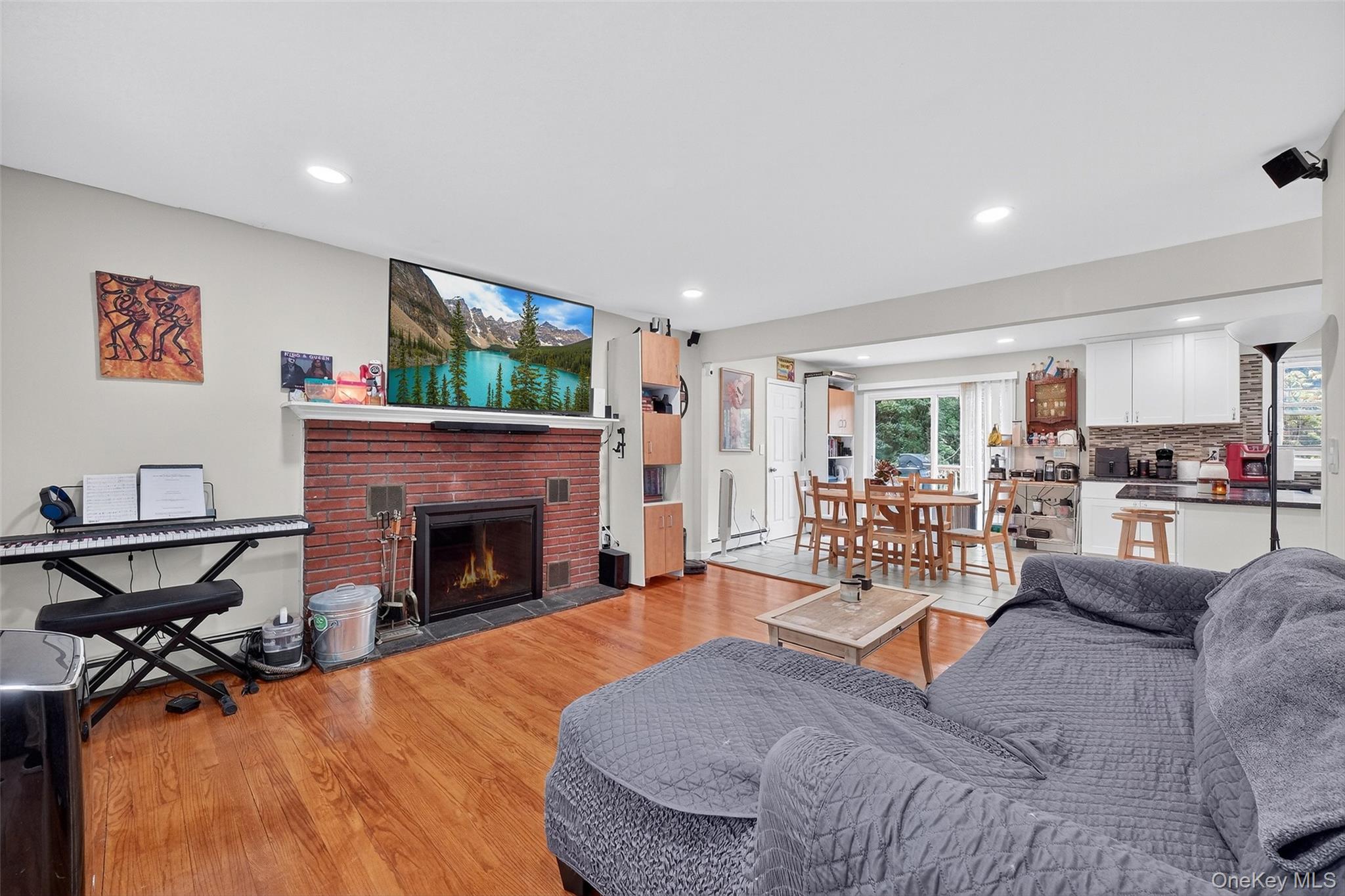 #4 photo, 16 Faye Avenue, New Windsor , NY 12553