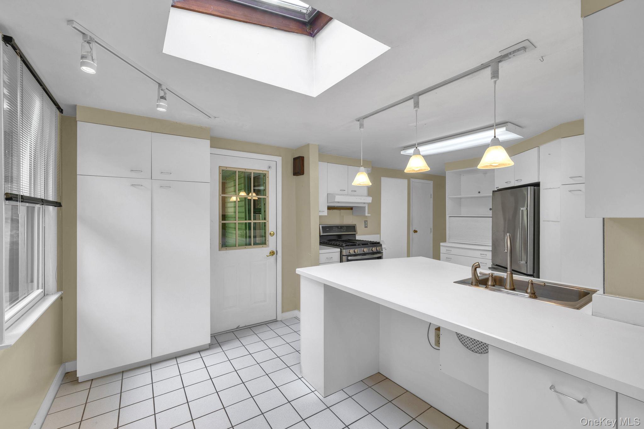 #16 photo, 727 Route 17M, Middletown , NY 10940