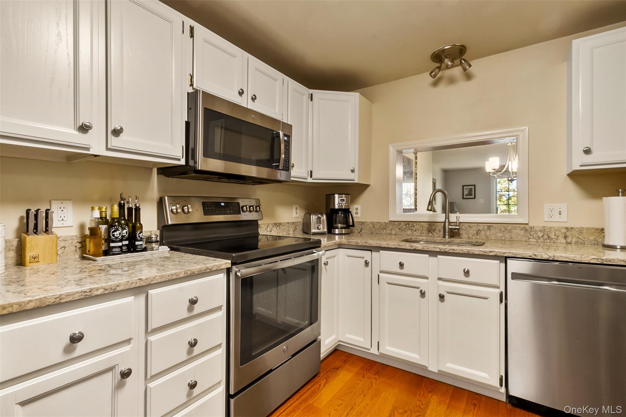 #8 photo, 204 Williamsburg Drive, Mahopac , NY 10541