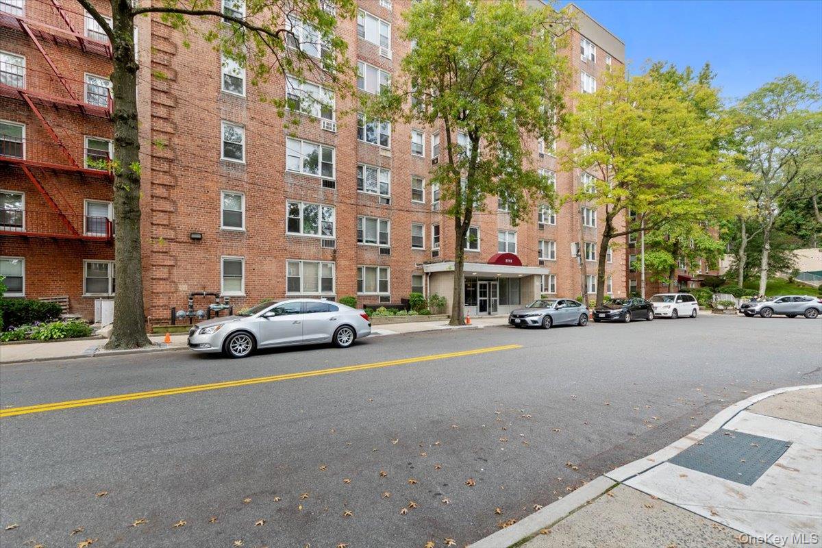 #19 photo, 5 Sadore Lane, Yonkers , NY 10710