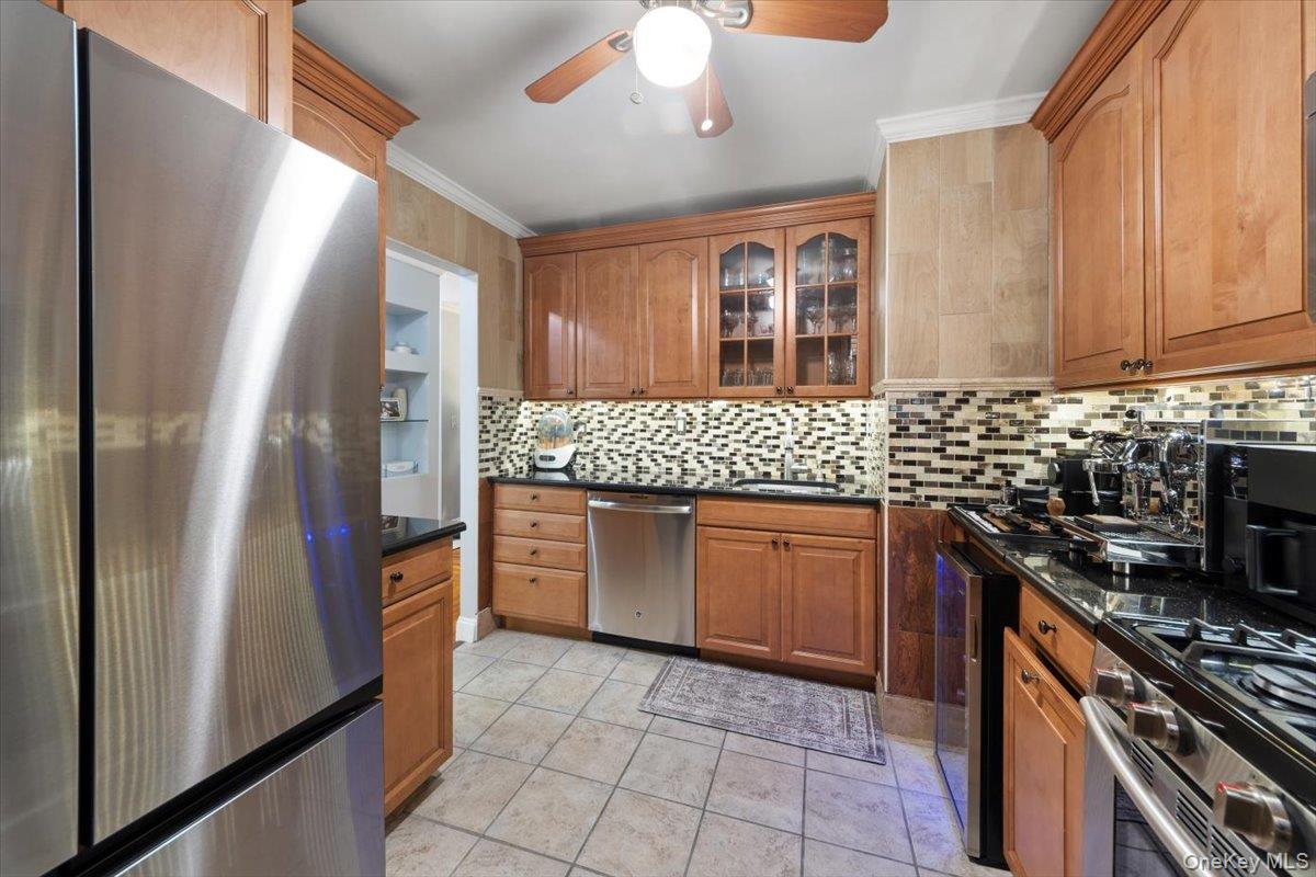 #3 photo, 5 Sadore Lane, Yonkers , NY 10710