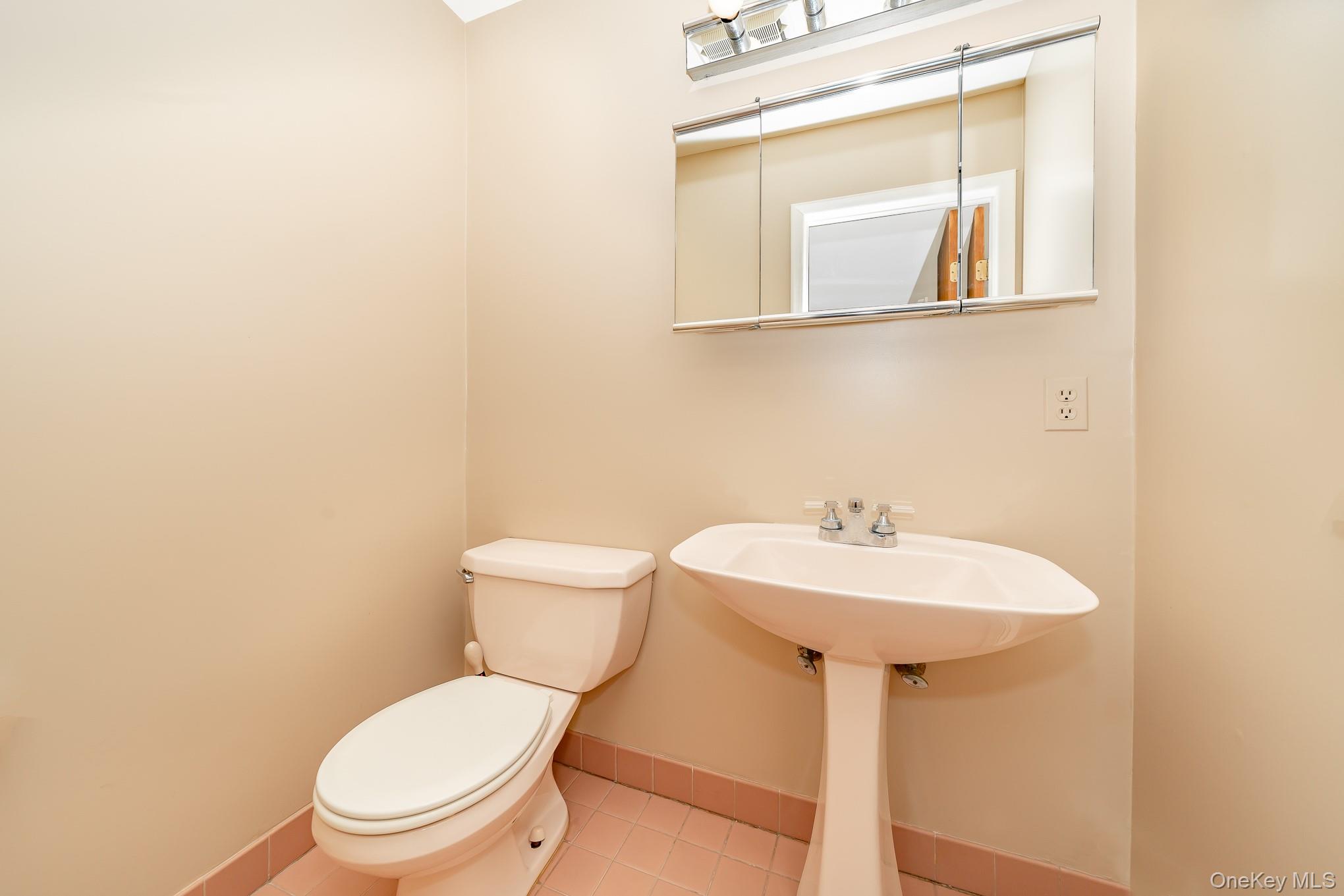 #20 photo, 118 Linden Street, ナッソー郡 Bellmore , NY 11710