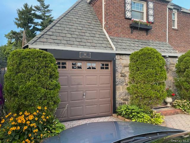 #1 photo, 84 Surrey Lane, Hempstead , NY 11550