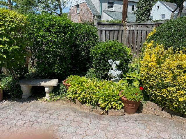 #7 photo, 84 Surrey Lane, Hempstead , NY 11550