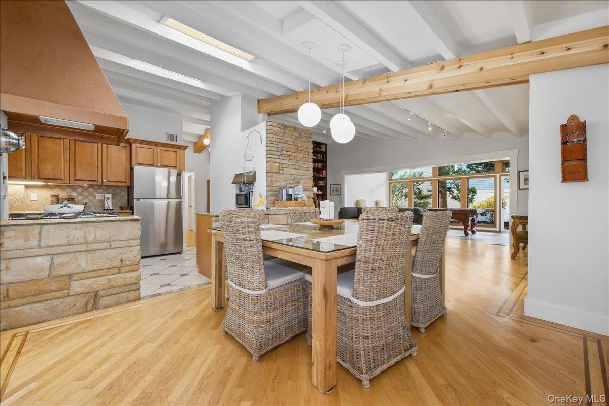 #13 photo, 92 Suffolk Road, Massapequa , NY 11758