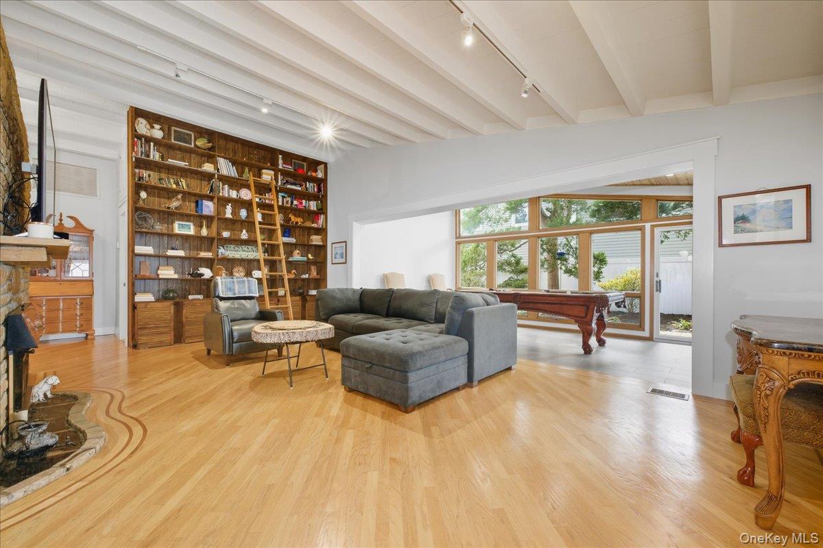 #6 photo, 92 Suffolk Road, Massapequa , NY 11758