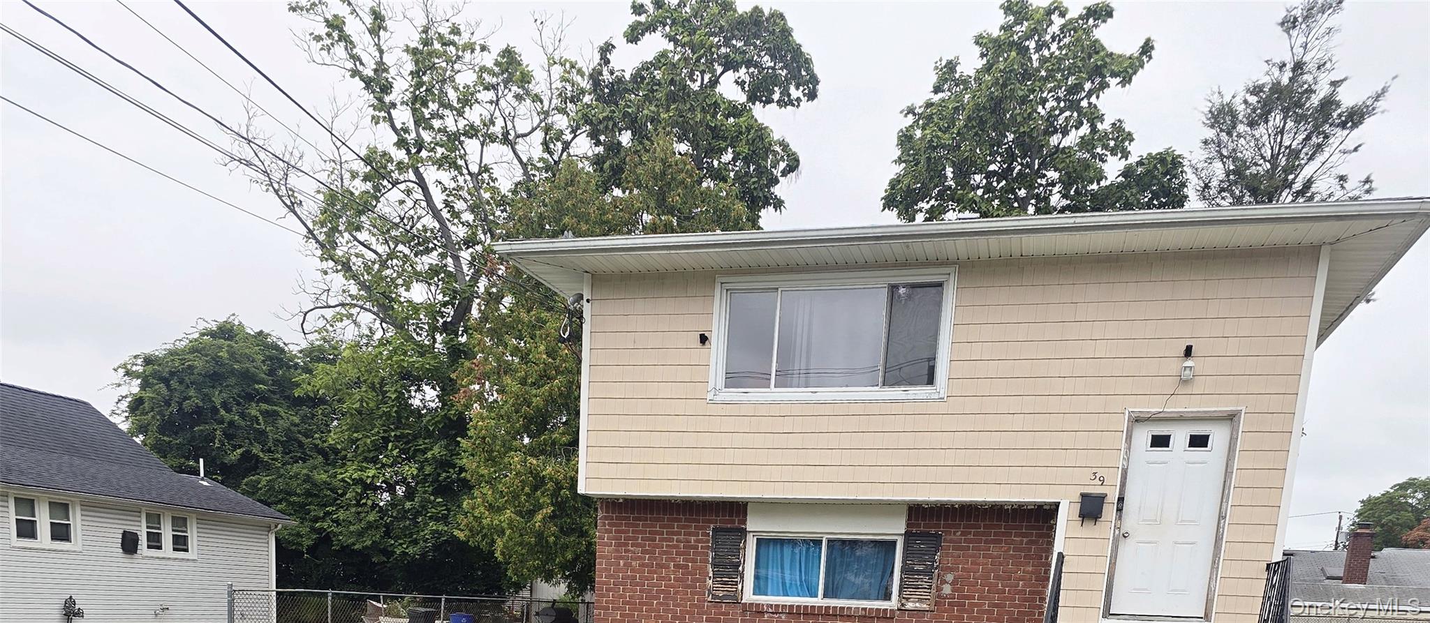 #2 photo, 39 4th Avenue, Westbury , NY 11590